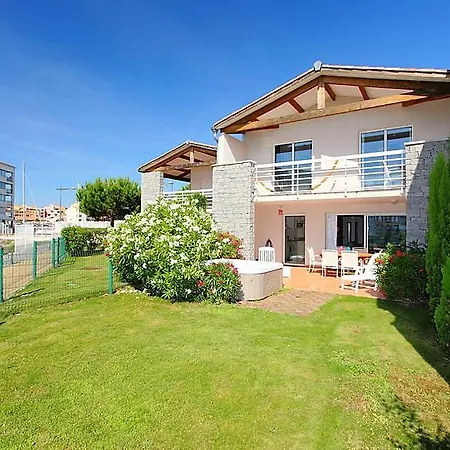 Le Cap D'agde Sleeps 6 Air Con Wifi Agde